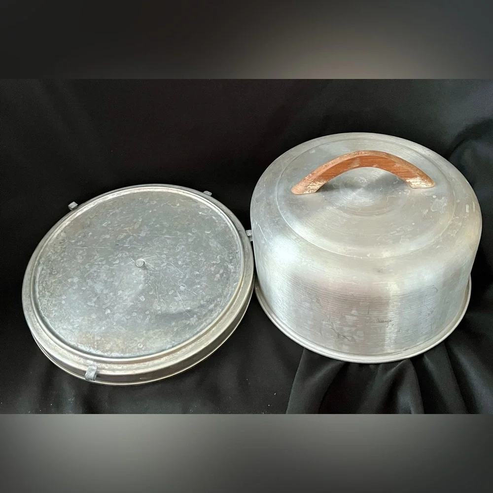Vtg 1950s Mirro Aluminum Cake Carrier MCM 2002M Wood Handle Atomic Retro Grandma